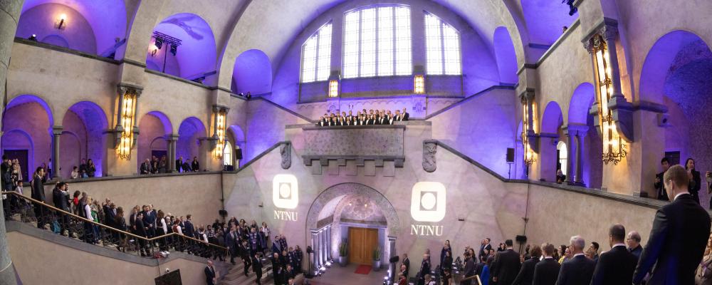Overview of the Doctoral Awards Ceremony at the main building, NTNU.
