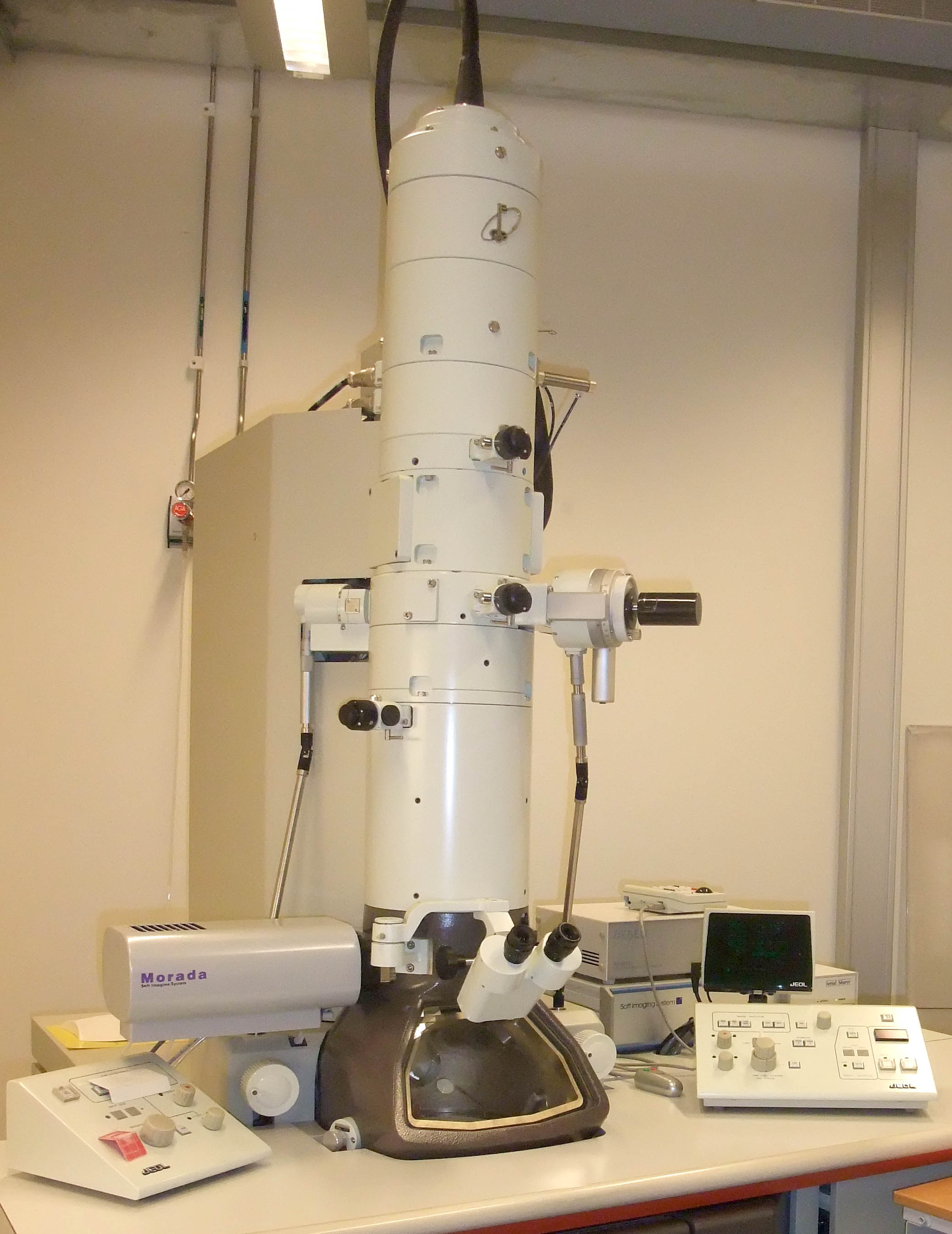 JEM-1011 - A Transmission Electron Microscope