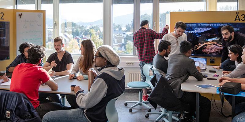 Naval Architect students working in groups. Photo: Geir Mogen/NTNU.