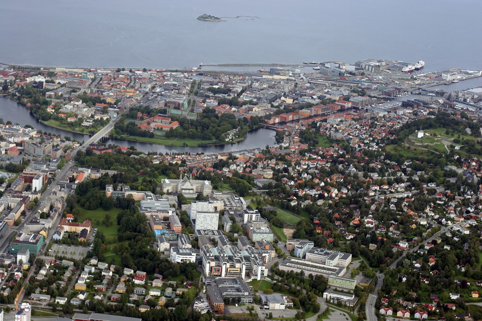 Trondheim city with NTNU in front. Foto: NTNU