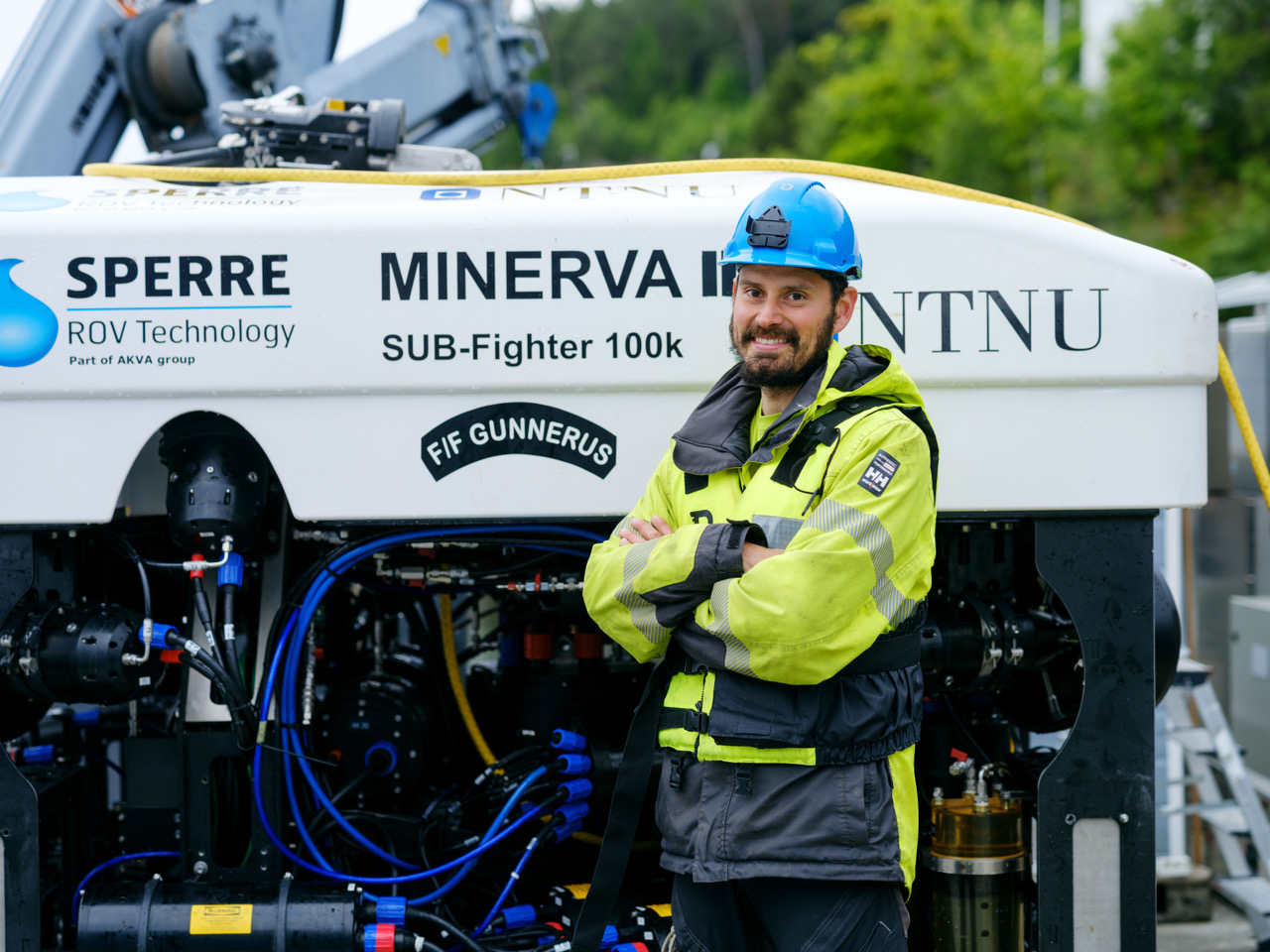 Sperre Minerva and Senior Engineer Pedro De La Torre. Photo: Studio Berre