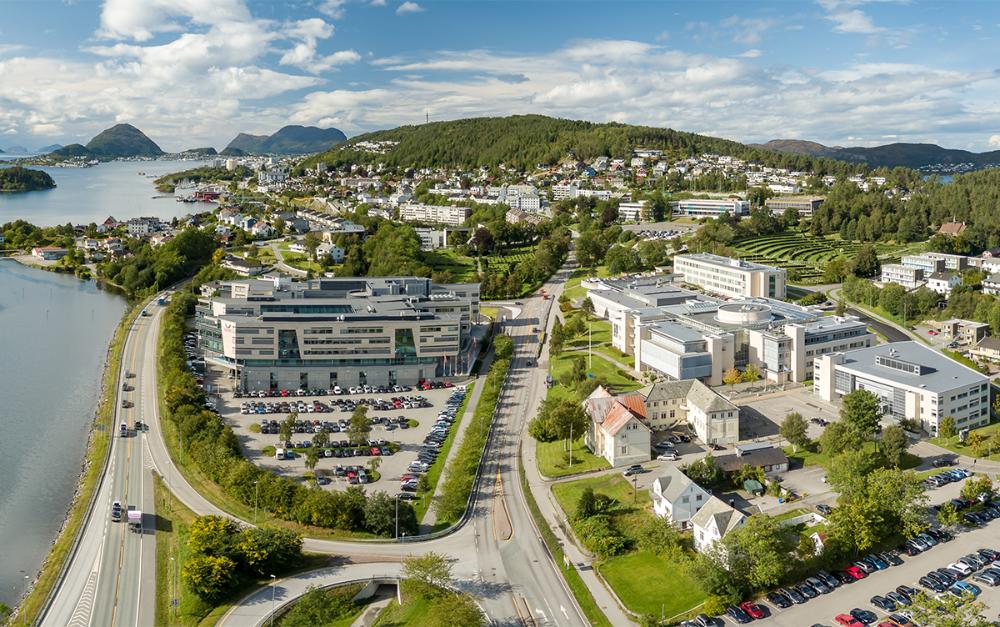 Overview of the Ålesund campus.
