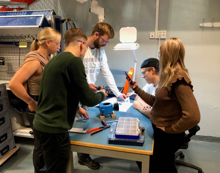 Sviktmode analyse på stempelkompressor for komprimering av gass