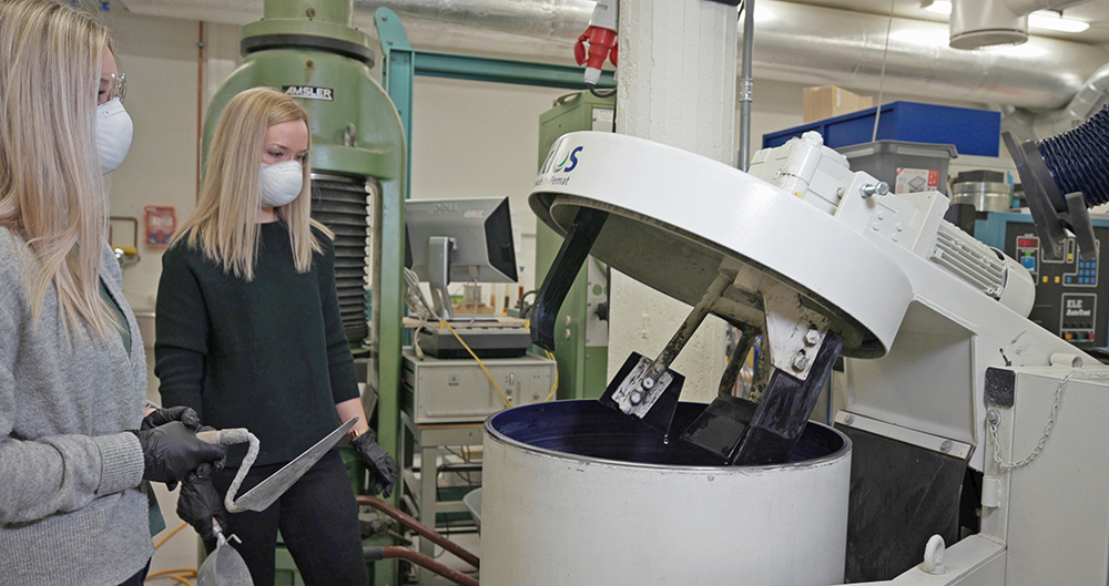 students working in lab