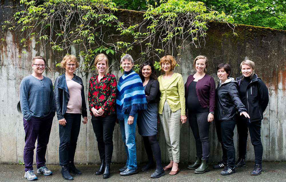 Group photo of GenderHub researchers outside