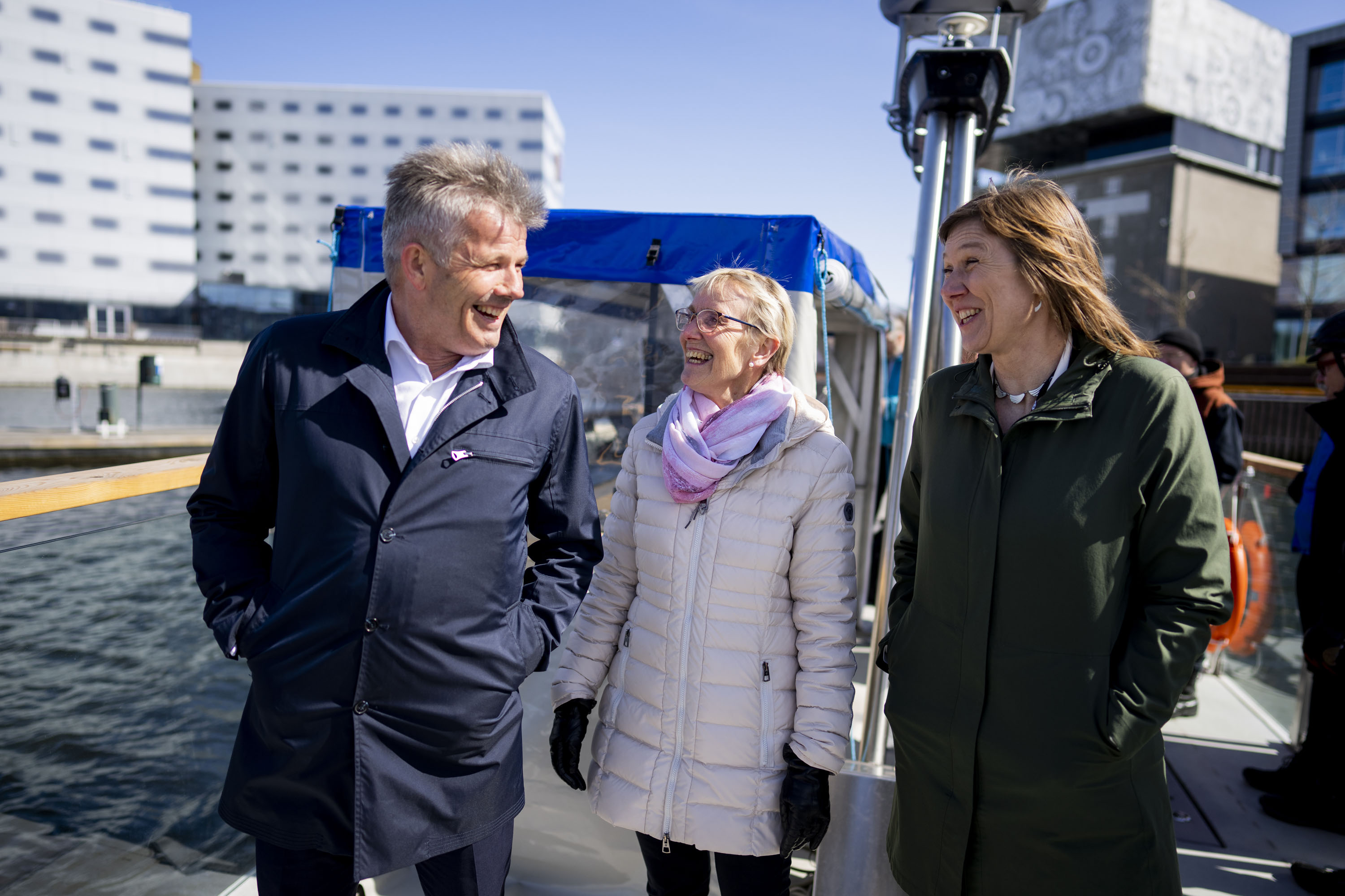 Minister of Fisheries and Ocean Policy Bjørnar Skjæran on demo tour in Brattøra, Trondheim, at Ocean Week 2022 with NTNU rector Anne Borg and NTNU Oceans director Siri Granum Carson. Photo: Ole Martin Wold/NTNU Oceans.