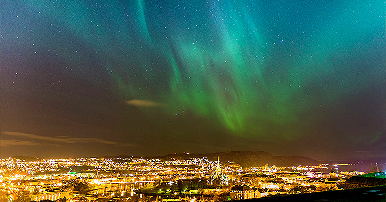 Aurora borealis over Trondheim - photo: S.E. Knoff / FOAP / visitnorway.com