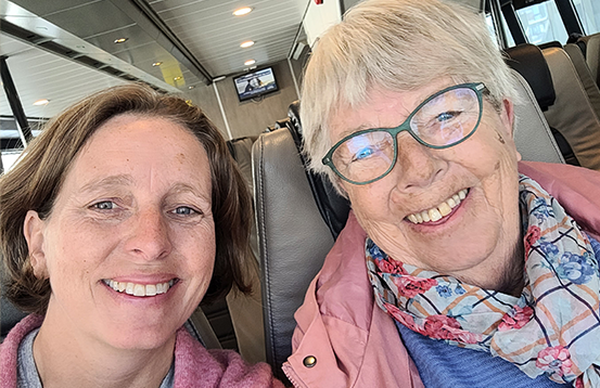 Marit Brunstad together with her mum. Photo.