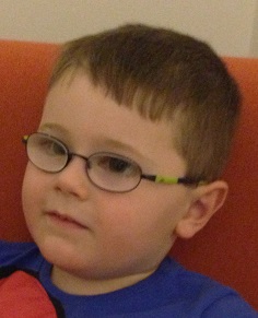 Alex reiser med fly.