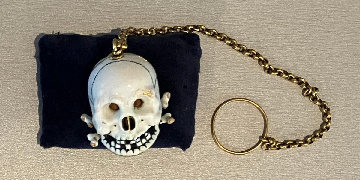 Image of a scull jewellery