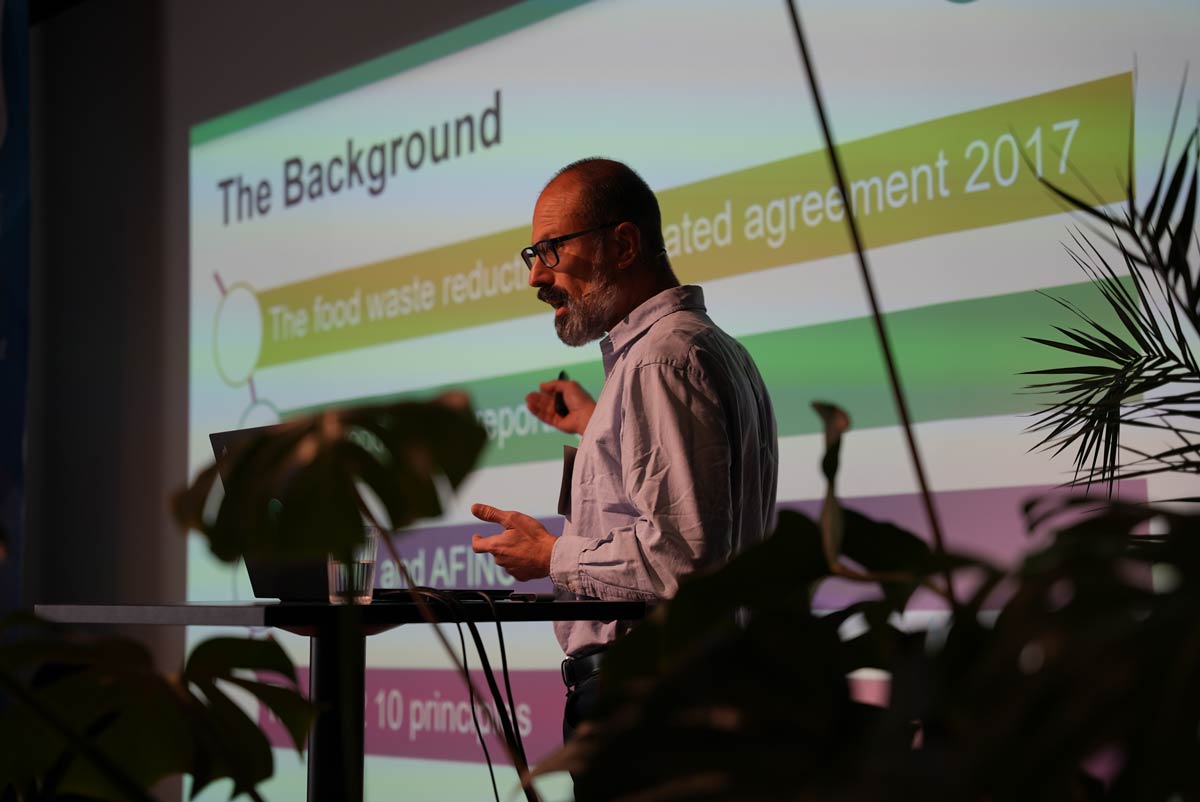 Giovanni De Grandis presenting at the Nordic Food Forum