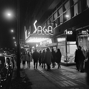 People going to the cinema.