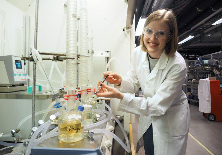 Researcher in the lab. Photo