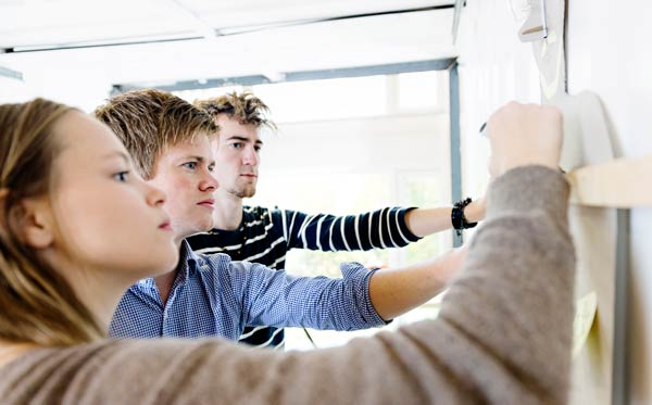 illustrative photo research