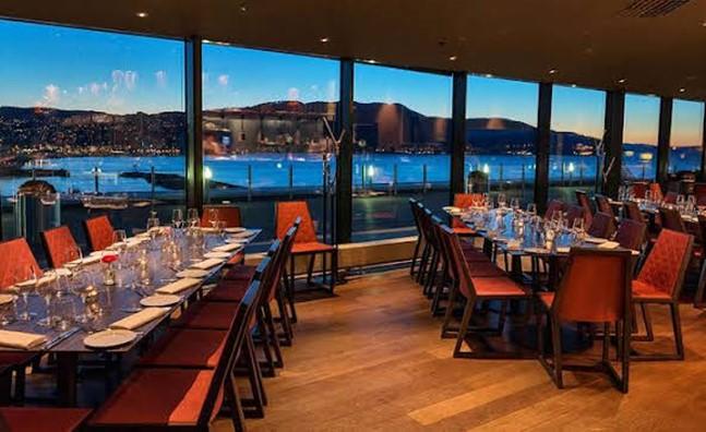 Dinner tables. Photo