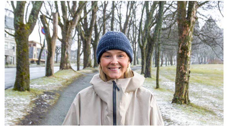 URBAN COEXISTENCE: Vilde designed a bench and did workshops to align humans and nature in Høgskoleparken (Photo: Camille Frøen, Under Dusken).