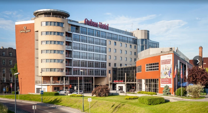 Qubus hotel building