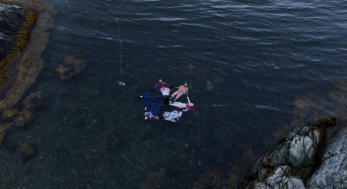 The participatory workshop Deep Sea Moves. Costumes: Maina Joner. Drone photo: Rosann Hammer. Photo