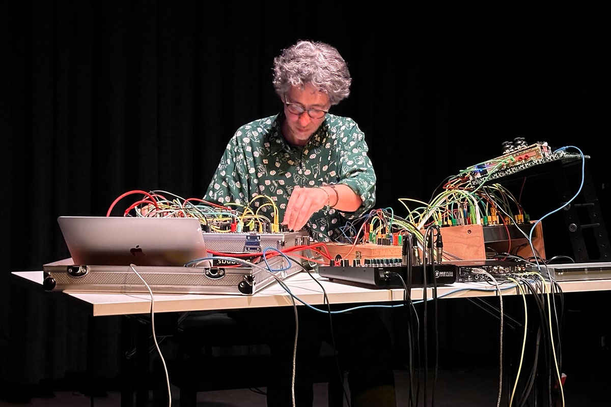 Pena performing electronic music. Photo