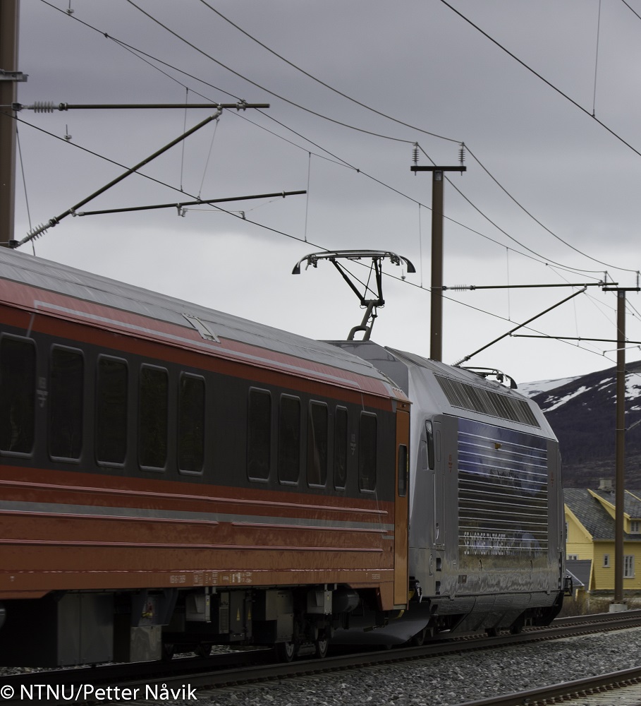 Train and catenary system. Photograph by NTNU/Petter Nåvik.