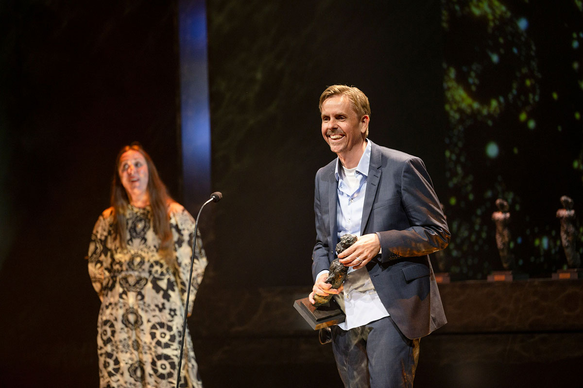 Image of Lid receiving the Hedda Award in 2025. Photo: Skjalg Bøhmer