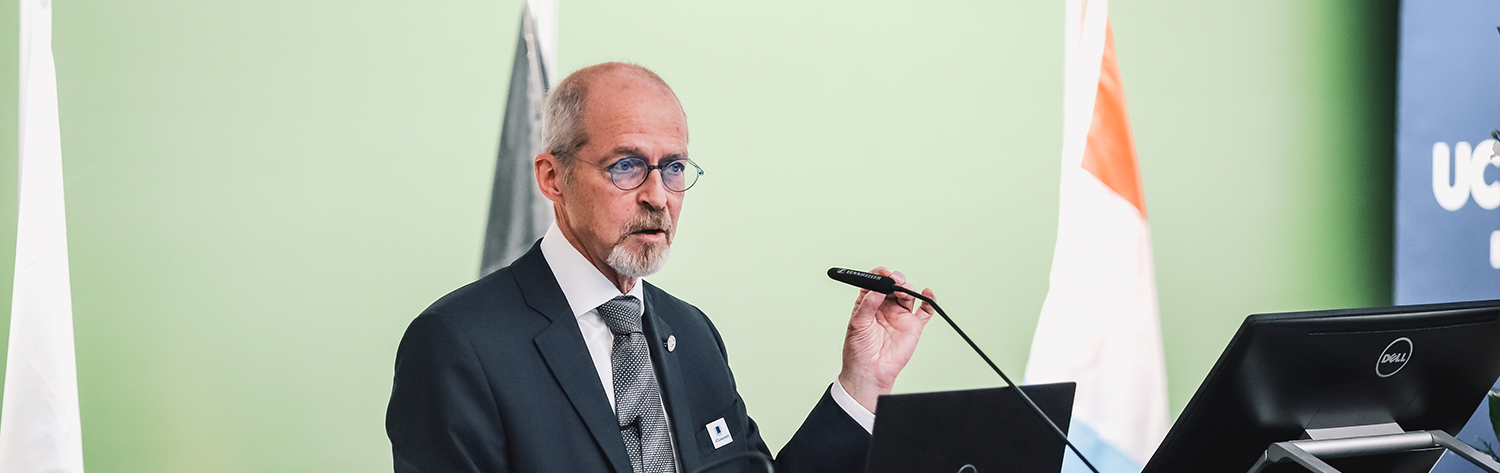 Professor Menno Witter. Photo.