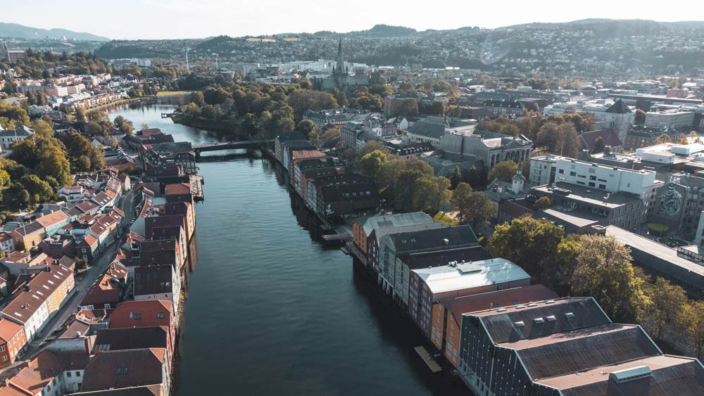 Nidelva and the city centre. Photo.