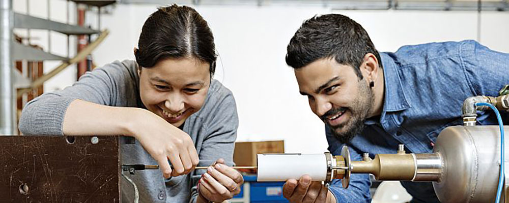 Two PhD students in a laboratory